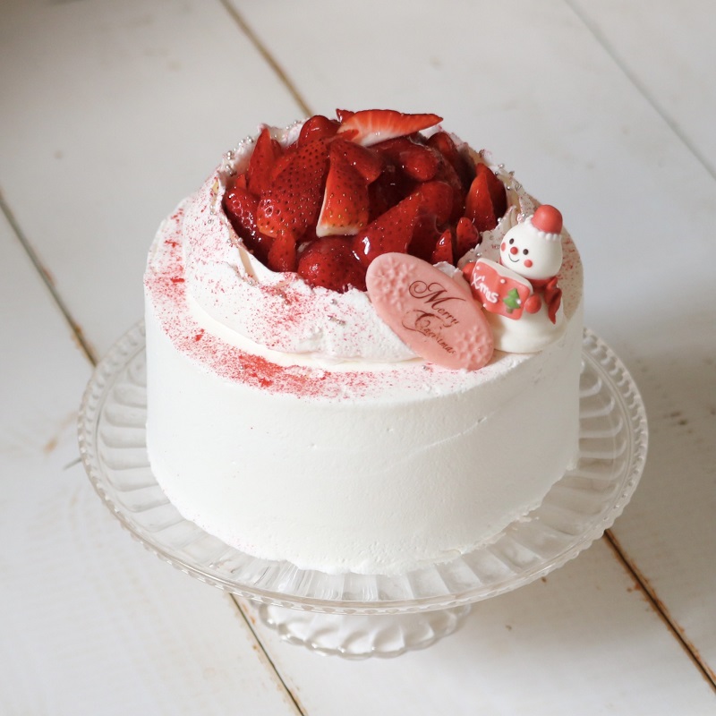 生クリームとイチゴのケーキ